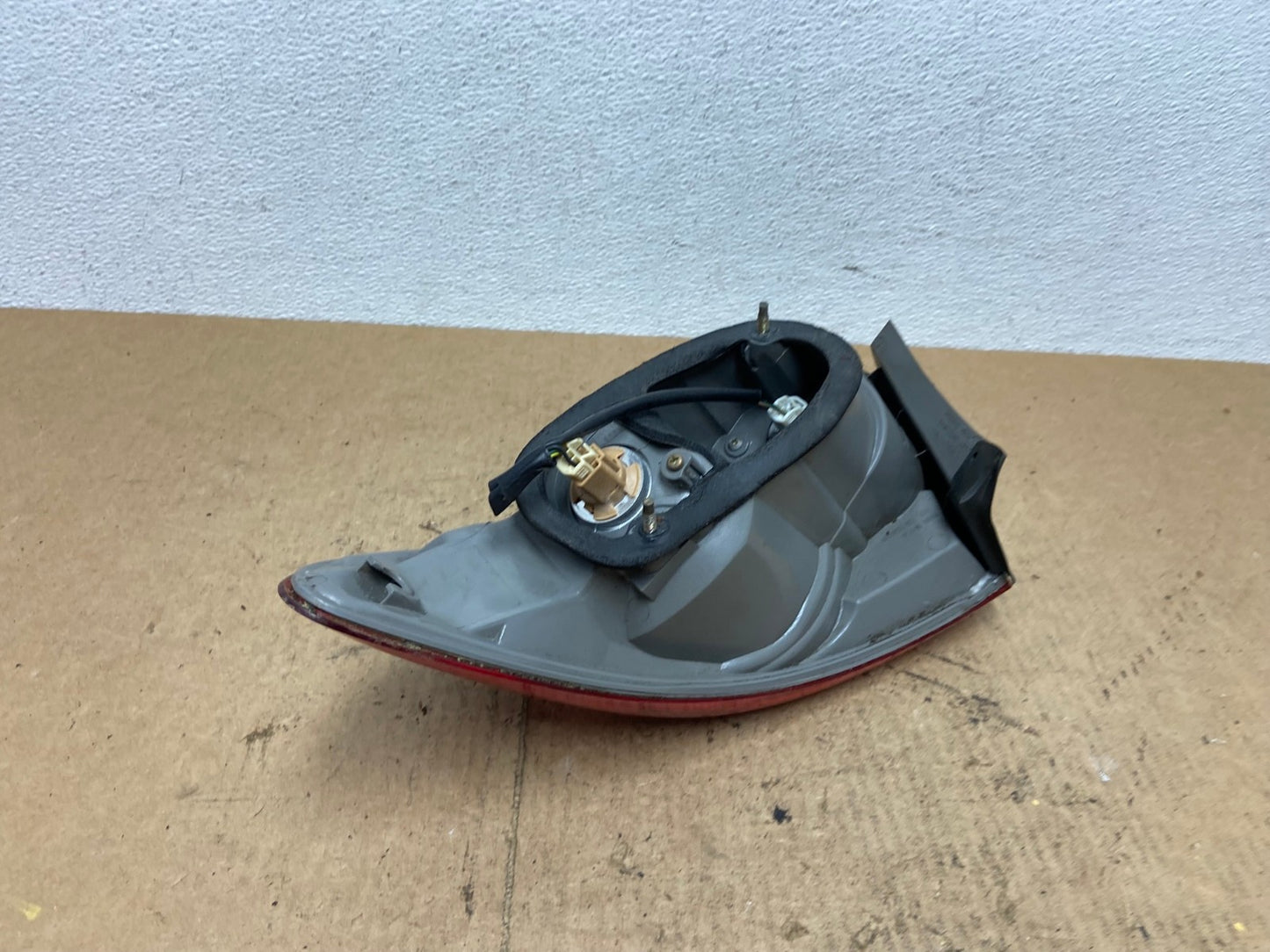 2003 - 2005 Mazda 6 Left Driver LH Side Tail Light Oem AC3644 LK4