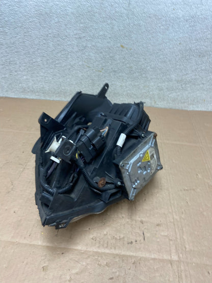 2006 to 2011 Cadillac DTS Right Passenger RH Side Xenon Hid Headlight OEM Y25618