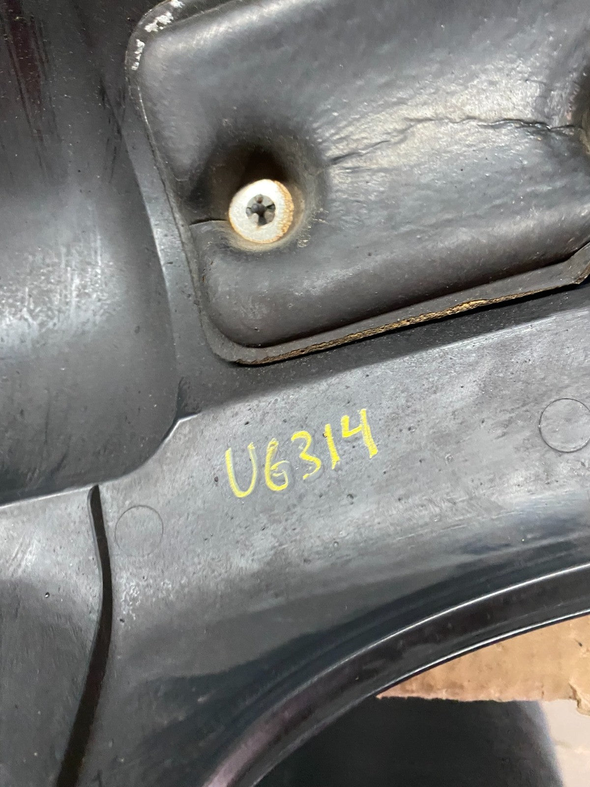 2006 to 2008 Kia Sedona V6 3.8L Engine Motor Cover U6314 DG9