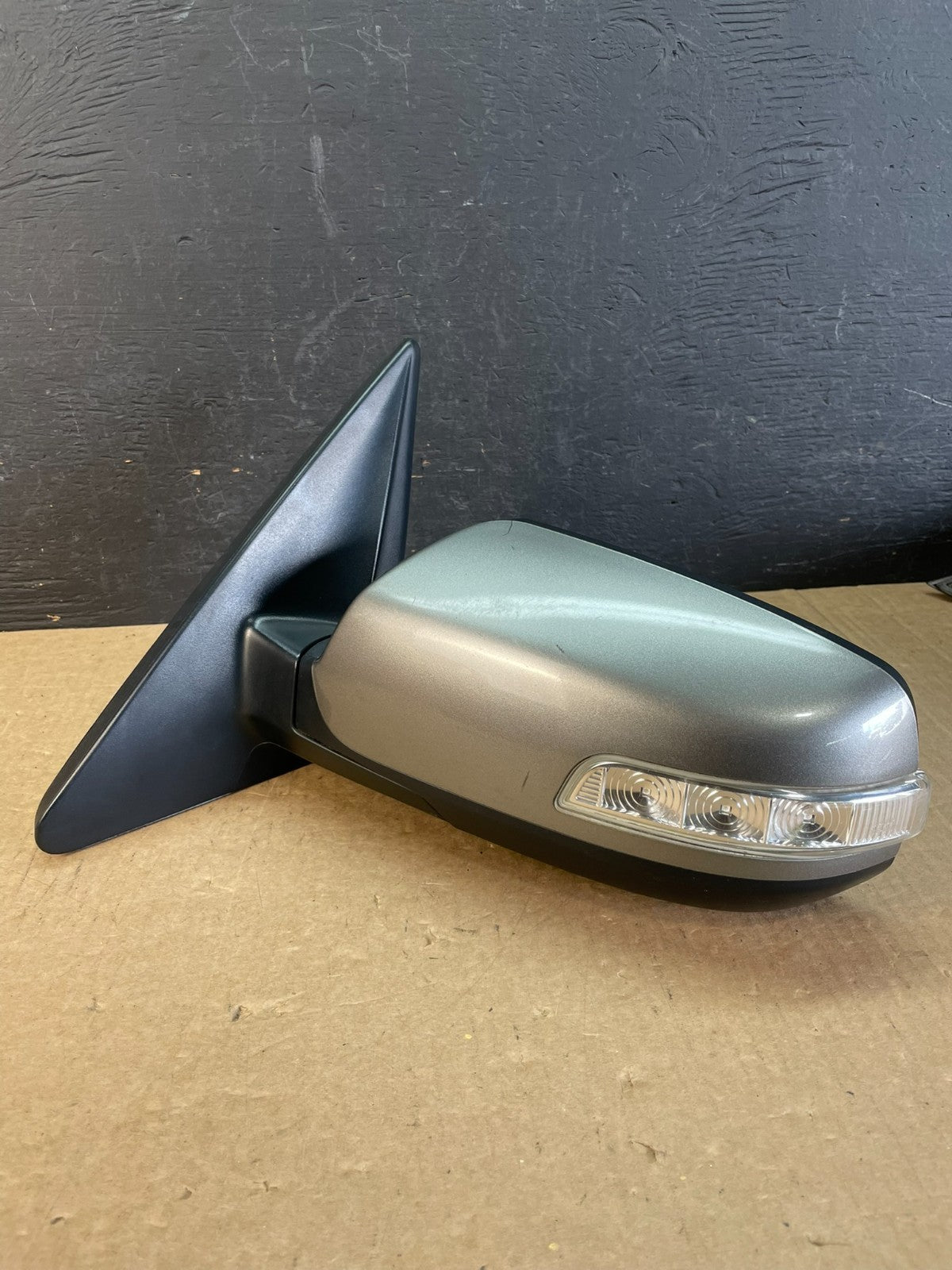 2011 - 2015 Kia Sorento Left Driver Lh Side Door Mirror Turn Signal AD03351