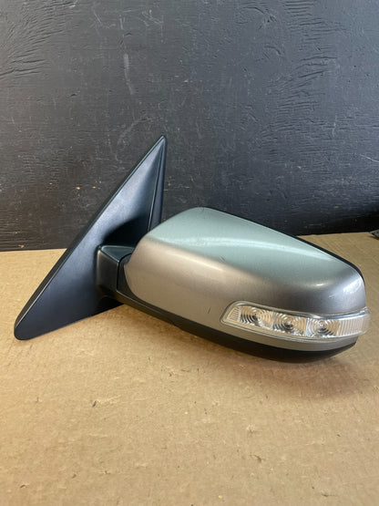 2011 - 2015 Kia Sorento Left Driver Lh Side Door Mirror Turn Signal AD03351