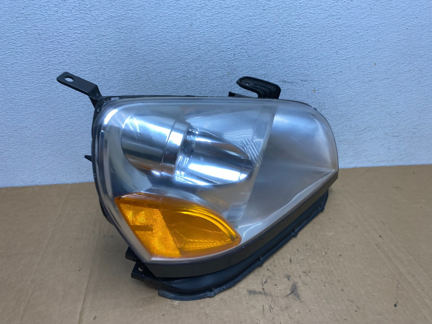 2003 2004 2005 Honda Pilot Right Passenger RH Side Halogen Headlight AD2804 DW2