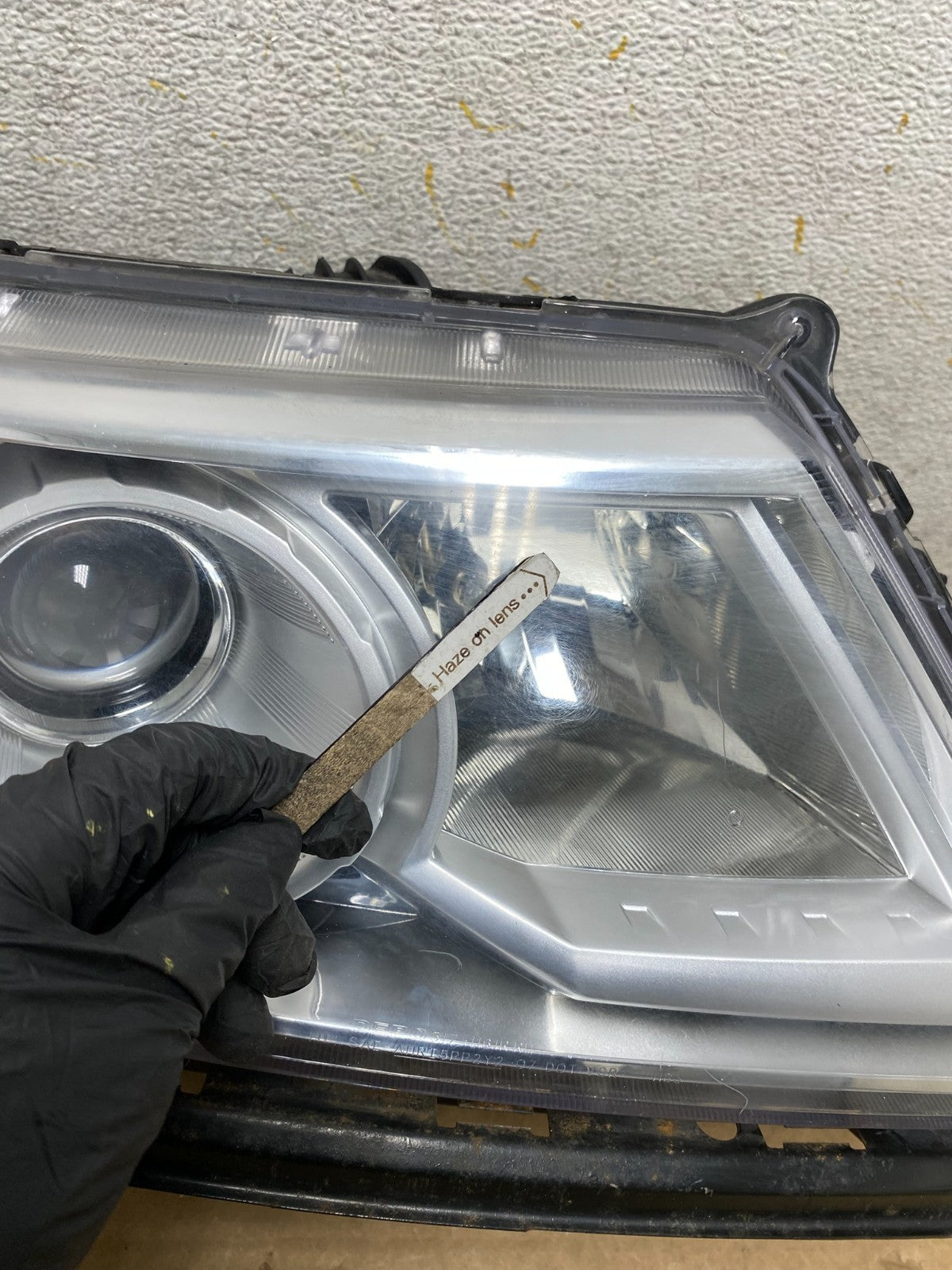 2011 to 2013 Honda Odyssey Front Right Passenger Headlight Halogen AH8256 DW5
