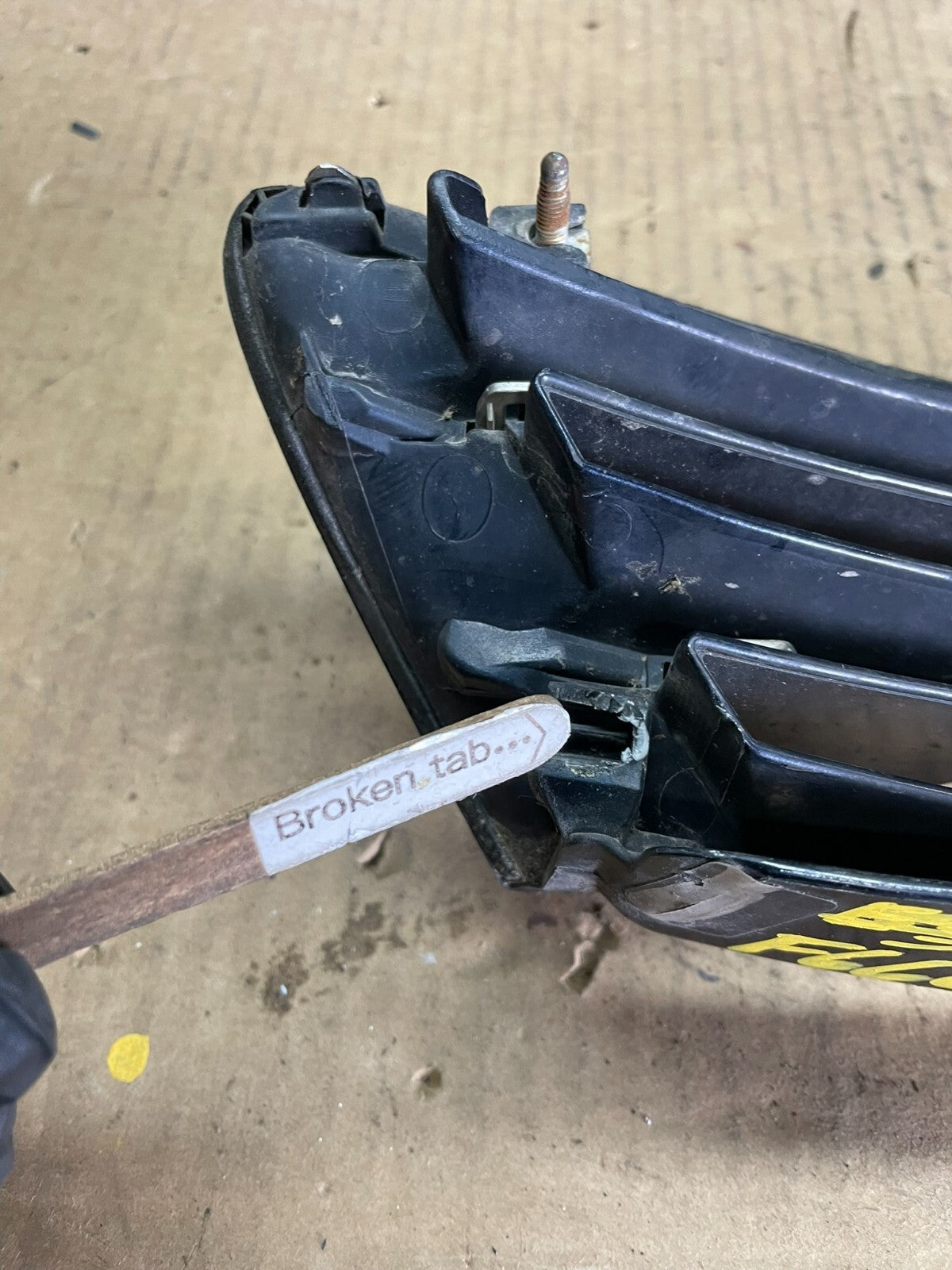 2004 Lexus ES330 Front Upper Grill Grille J4110 PS9