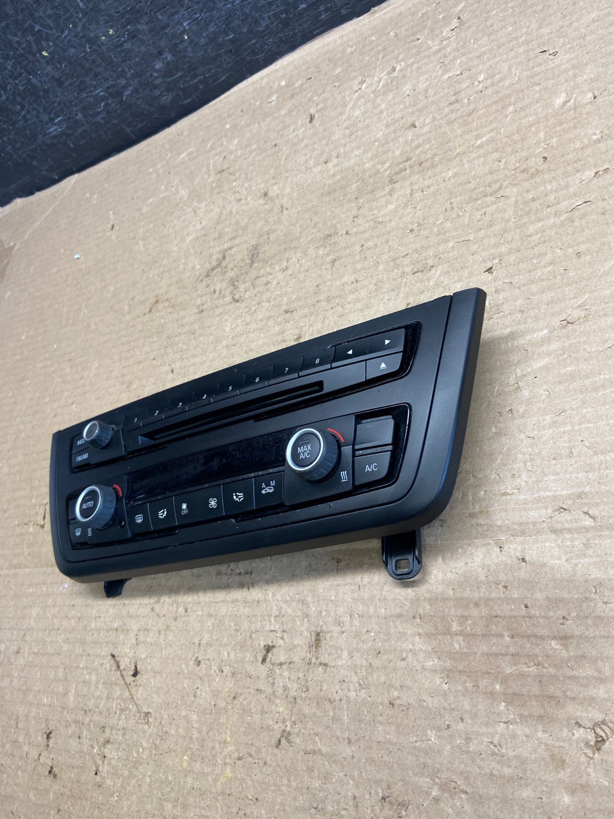 2012 - 2014 Bmw F30 320i 328i Radio Climate Control Panel AH3832 DG2