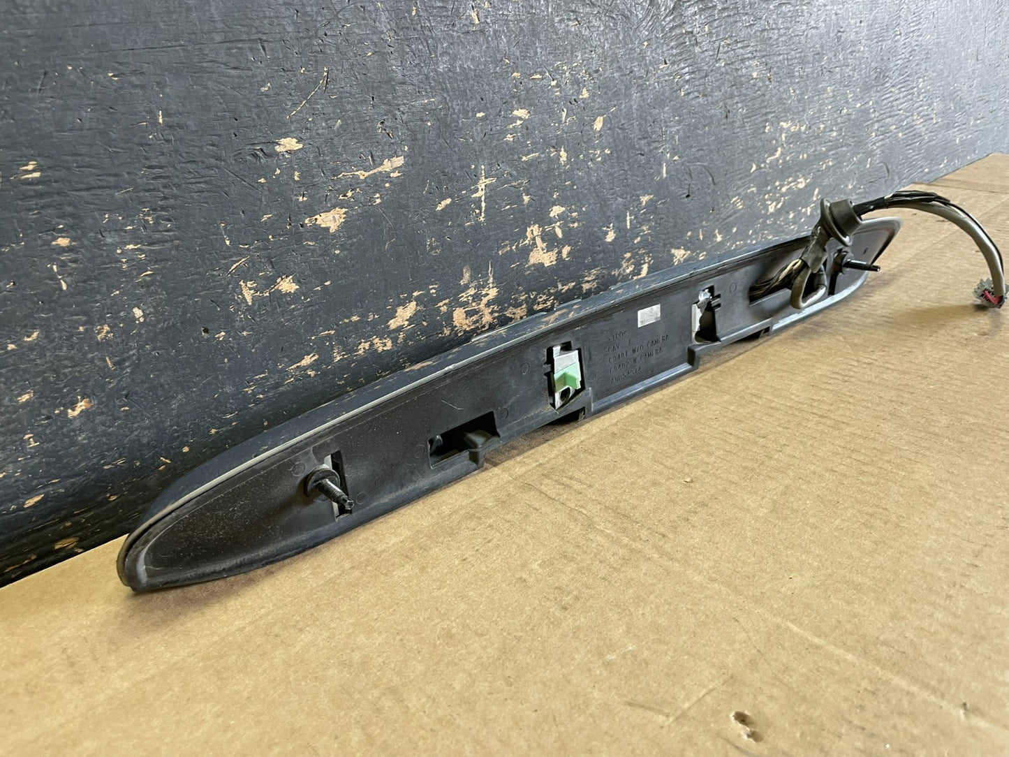 2007-2012 GMC Acadia Chrome Tailgate Rear Finish Molding Back W/Camera aa8963 DG6