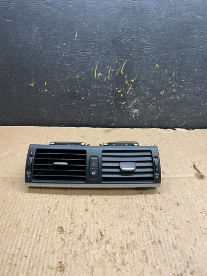 2007 to 2013 BMW X5 X6 Center Console Dash Air Vent OEM Y7916 DG0