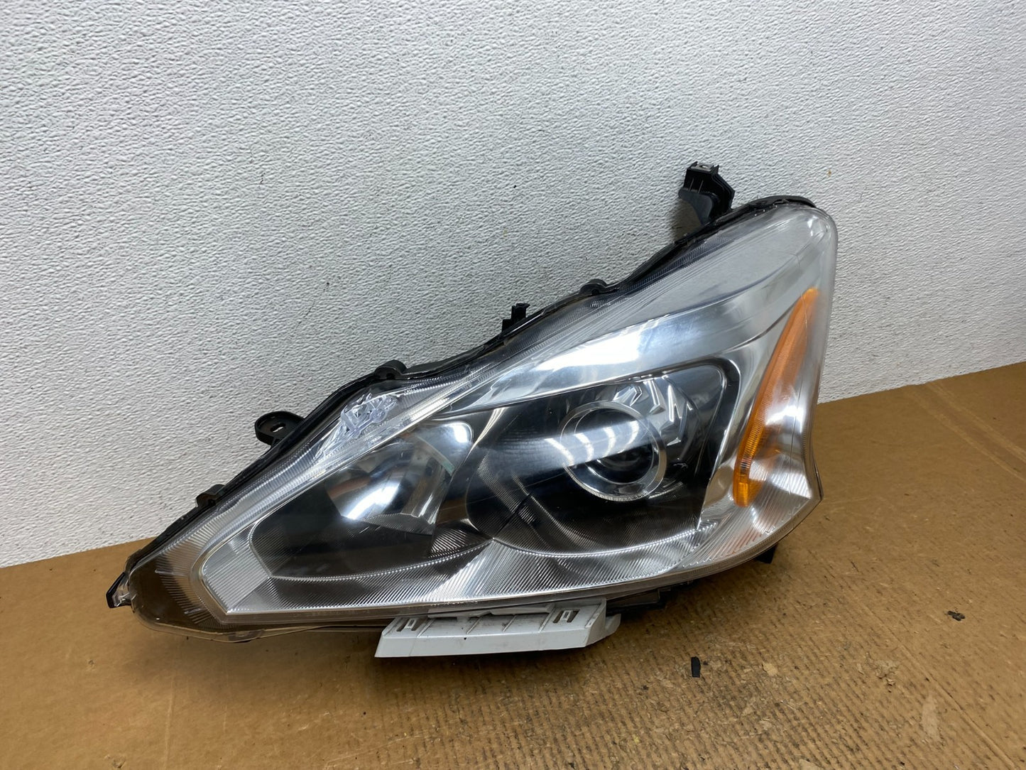 2013 2014 2015 Nissan Altima Left Driver LH Side Halogen Headlight AE1678 DW2