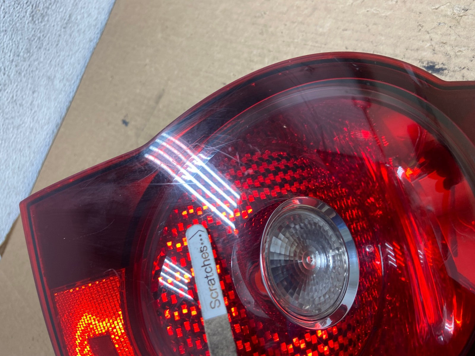 2008 2009 2010 Volkswagen Jetta Right Passenger RH Side Tail Light AG2127 LK3