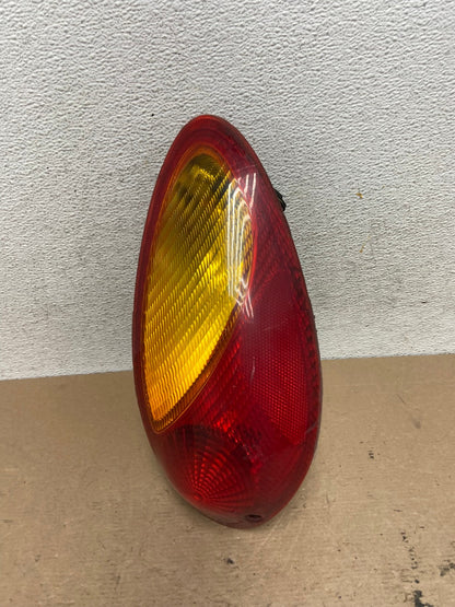 2001 to 2005 Chrysler PT Cruiser Right Passenger Tail Light AF4792 LK0