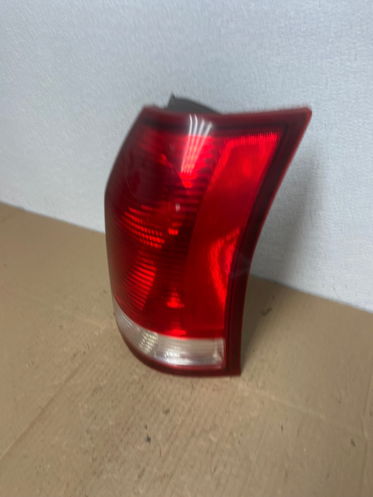 2004 to 2007 Saturn Vue Right Passenger Rh Side Tail Light Oem AB8164 LK1