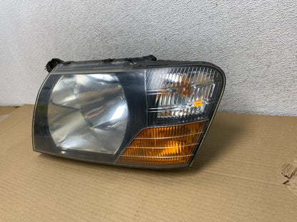 2000 to 2004 Mitsubishi Montero Pajero Left Driver LH Headlight AG9311 DW2