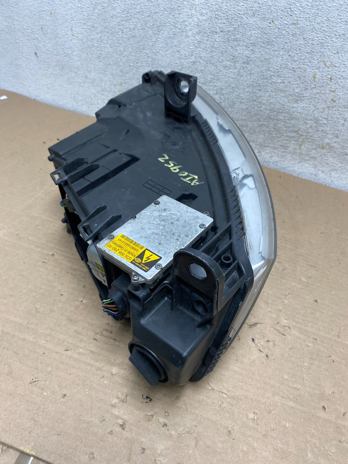 2005 to 2008 Audi A6 Left Driver Side Headlight Xenon HID AI0952 DW8
