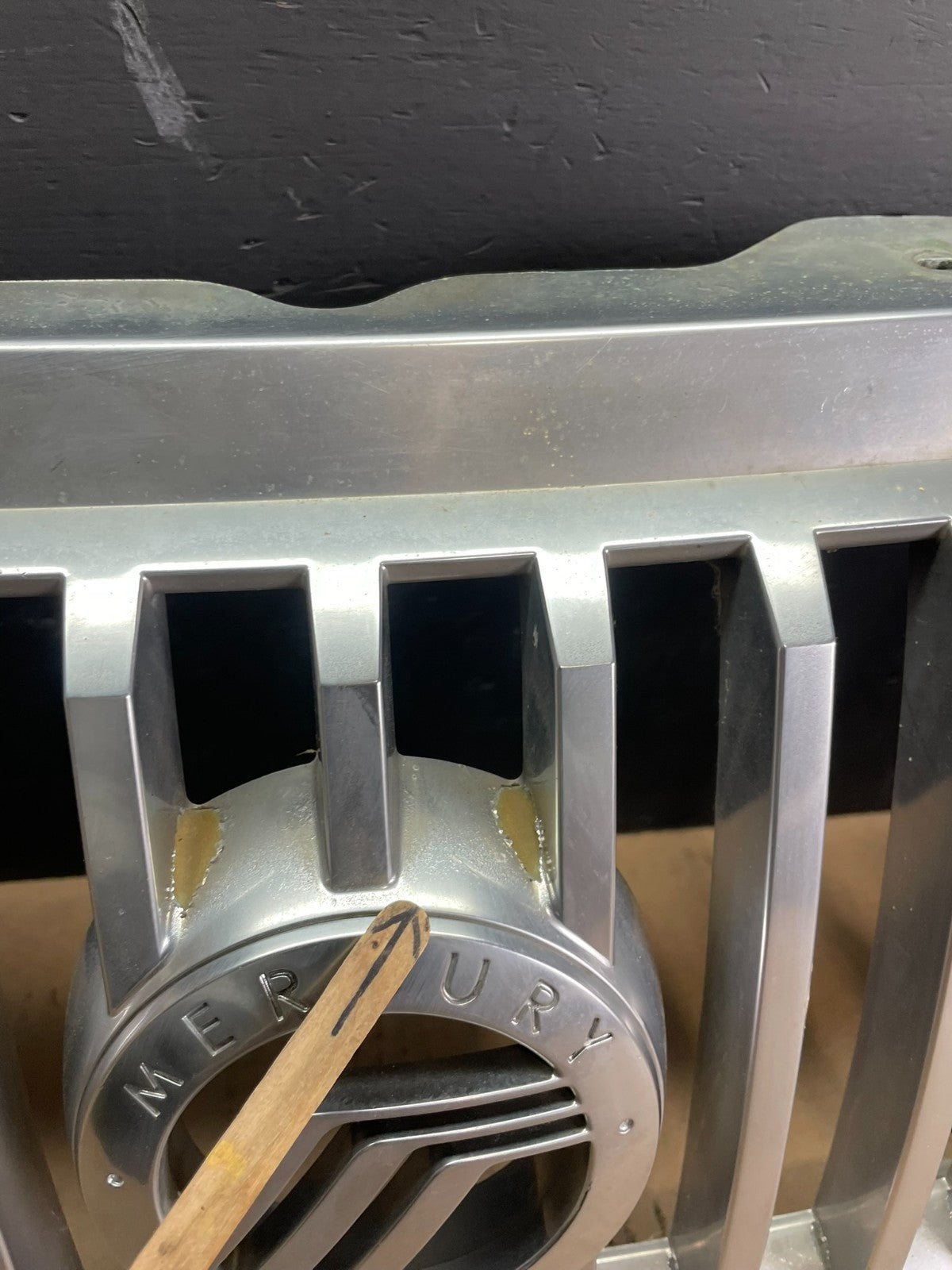 2002 to 2005 Mercury Mountaineer Front Upper Grill Grille Oem AB7576 DG4