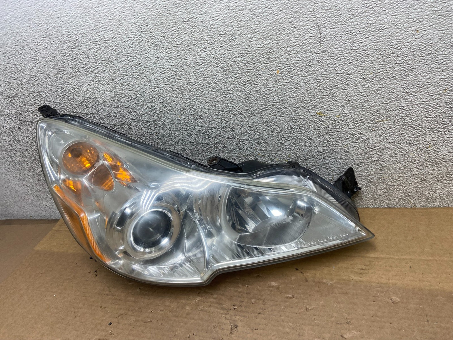 2010-2012 Subaru Legacy Outback Right Passenger Headlight Oem AB5181 DW1