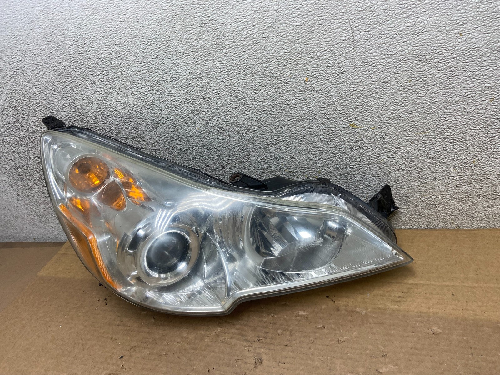 2010-2012 Subaru Legacy Outback Right Passenger Headlight Oem AB5181 DW1