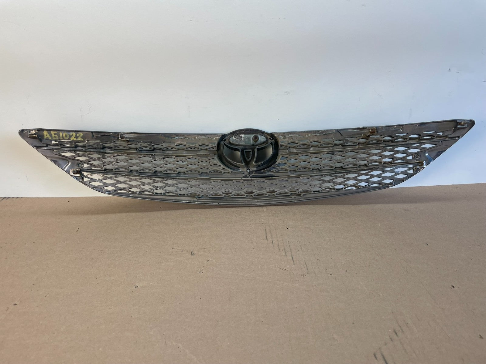 2002 2003 2004 Toyota Camry Front Upper Grill Grille AG1022 DG3