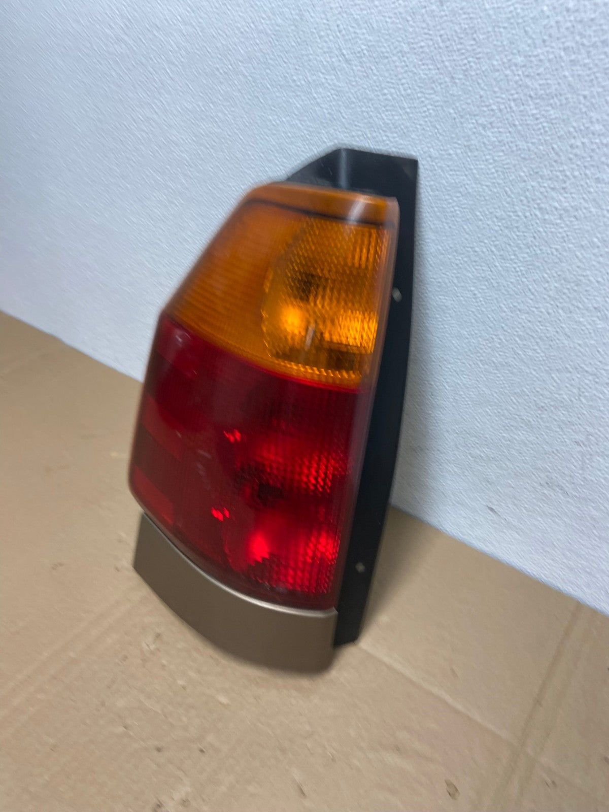 2002 to 2009 Gmc Envoy Left Driver Lh Side Tail Light OEM AC3784 LK1