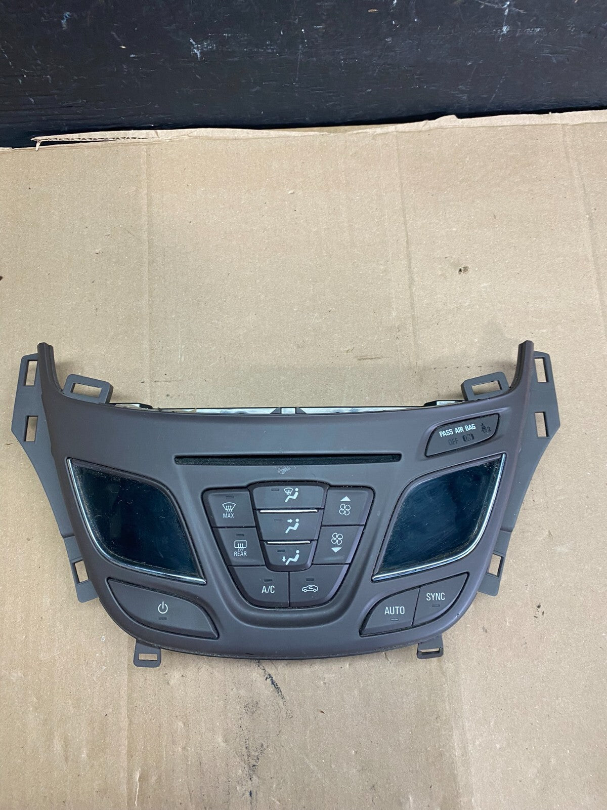 2014 to 2017 Buick Regal AC Heater Temperature Climate Control OEM D30240