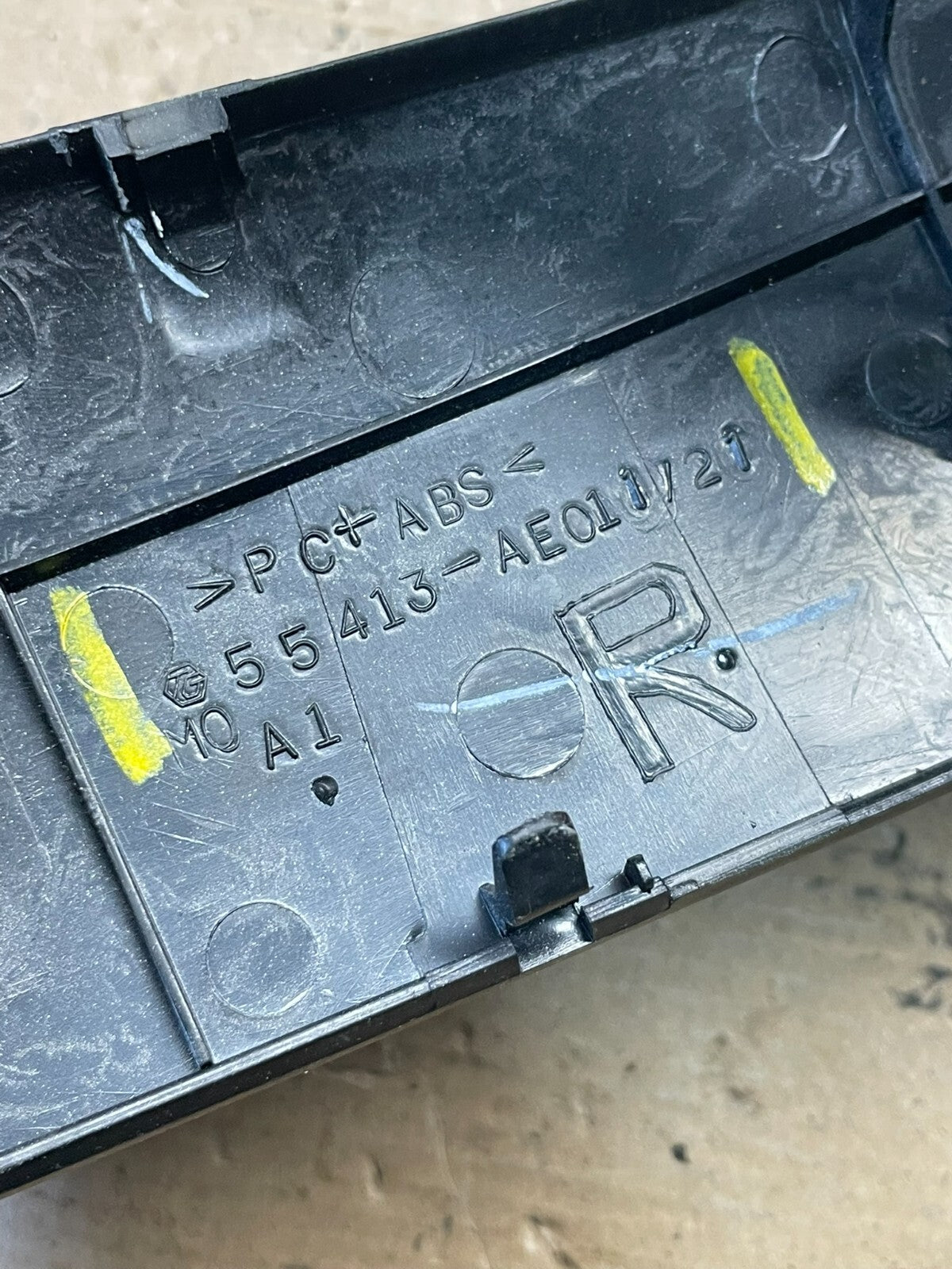 2004 to 2010 Toyota Sienna Right Side Radio Switches Bezel Trim T5802 DG5
