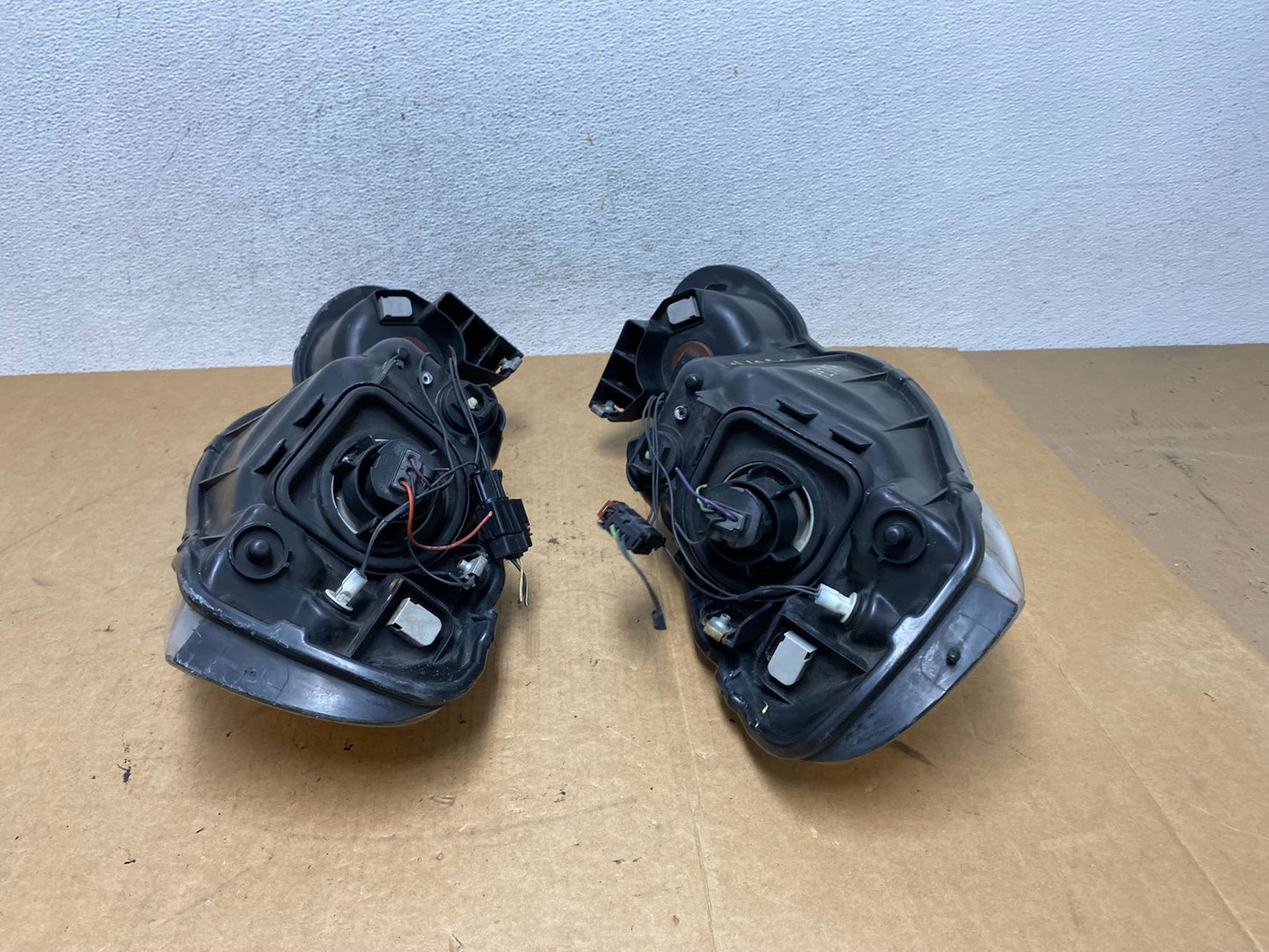 2004 2005 2006 Chrysler Sebring Left+Right Side Headlights AE3157 DW12