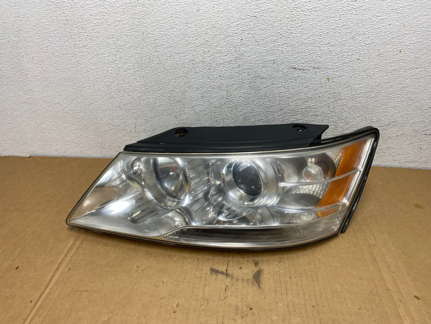 2009 - 2010 Hyundai Sonata Left Driver LH Side Headlight Halogen AD2668 DW0