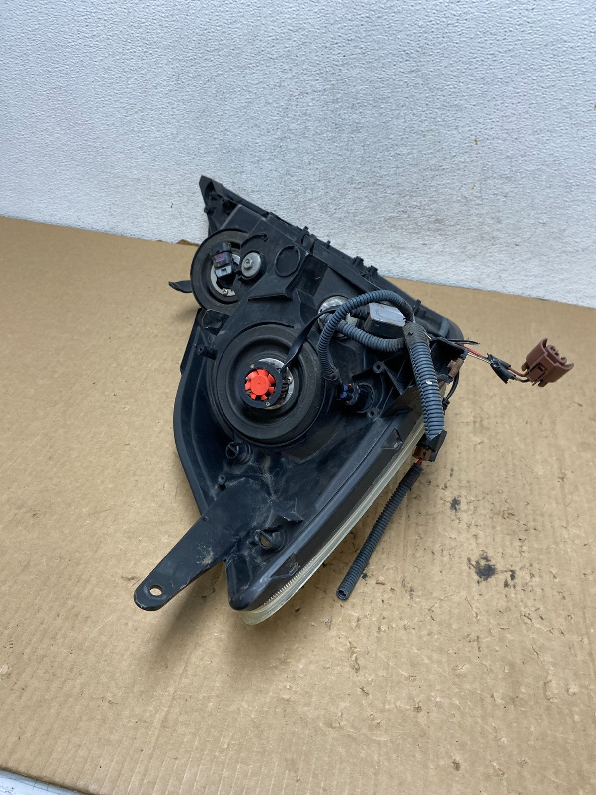 2004-2005 Toyota Sienna Left Driver LH Side Halogen Headlight AG2444 DW8
