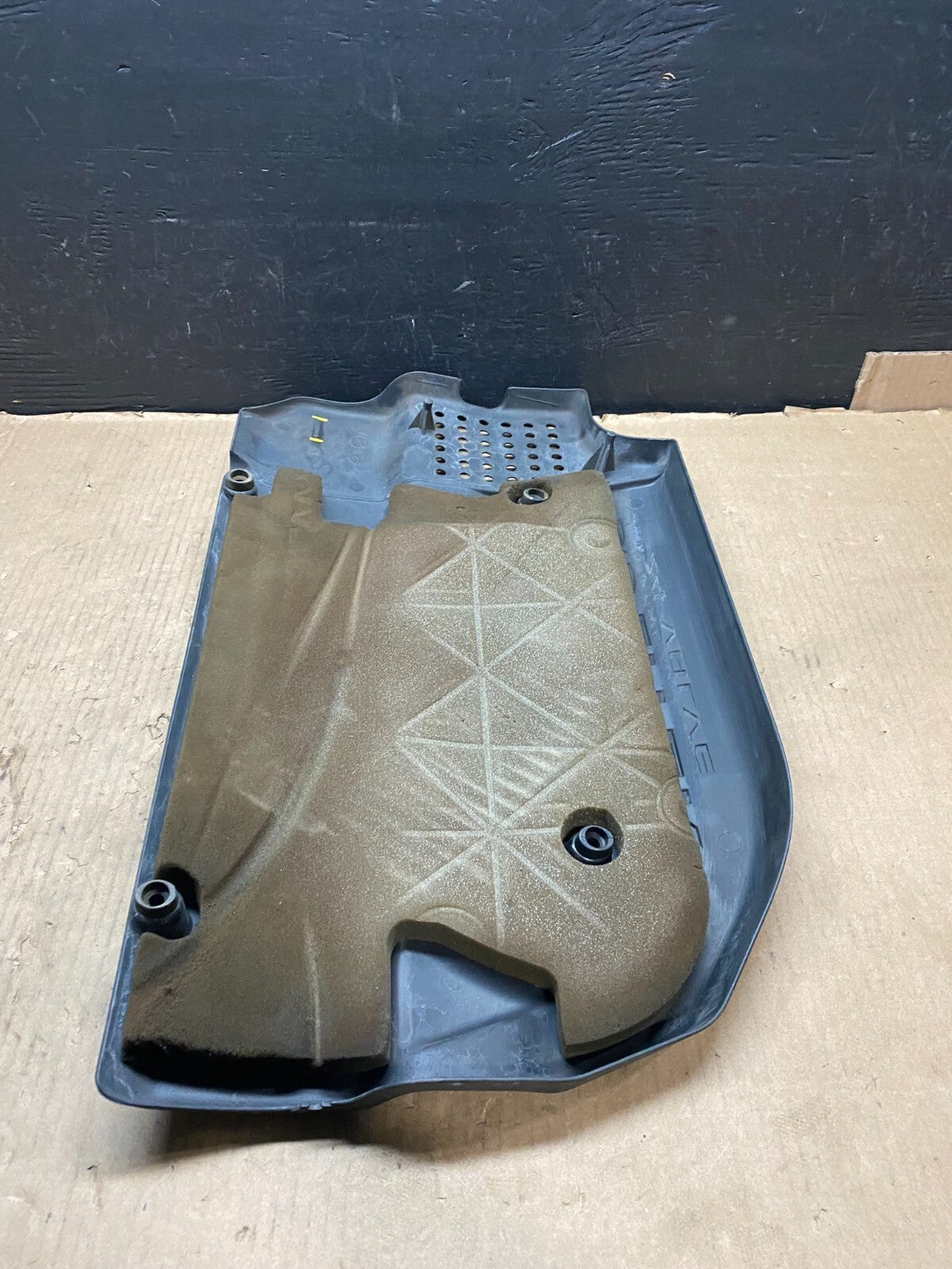 2004 2005 2006 Chrysler Pacifica 3.5L Engine Cover Motor E4253 DG16