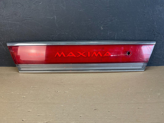 1989 Nissan Maxima Center Trunk Tail Light AE8718 DG0