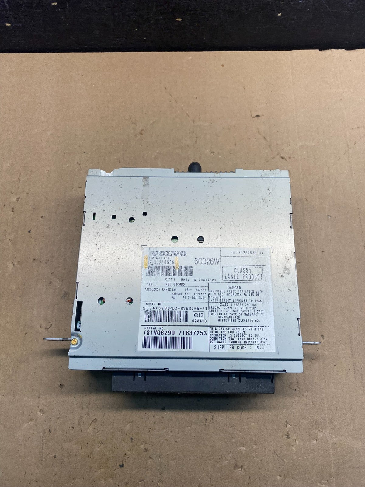 2007 to 2013 Volvo XC90 Radio AM FM Receiver MP3 CD Player AE7494 DG0
