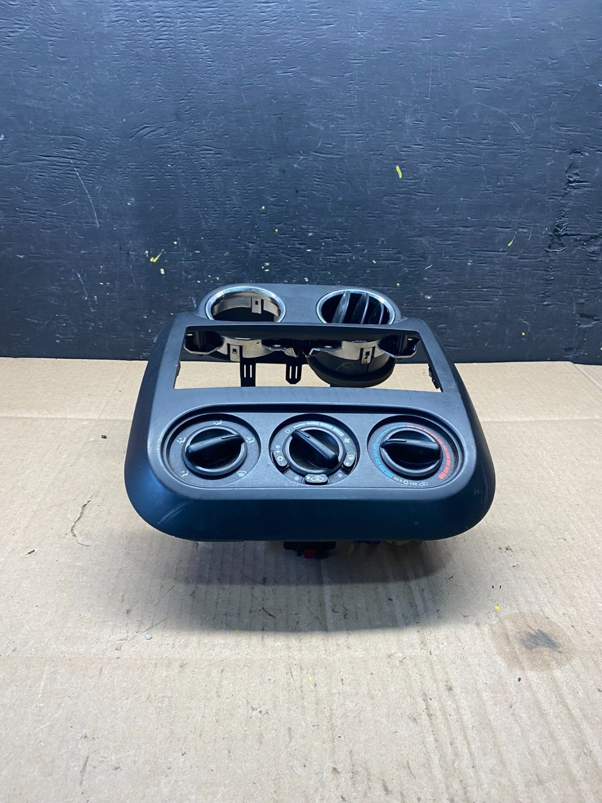 2009-2013 Jeep Patriot Dash Climate Temperature Control Radio Bezel OEM p2043 DG1