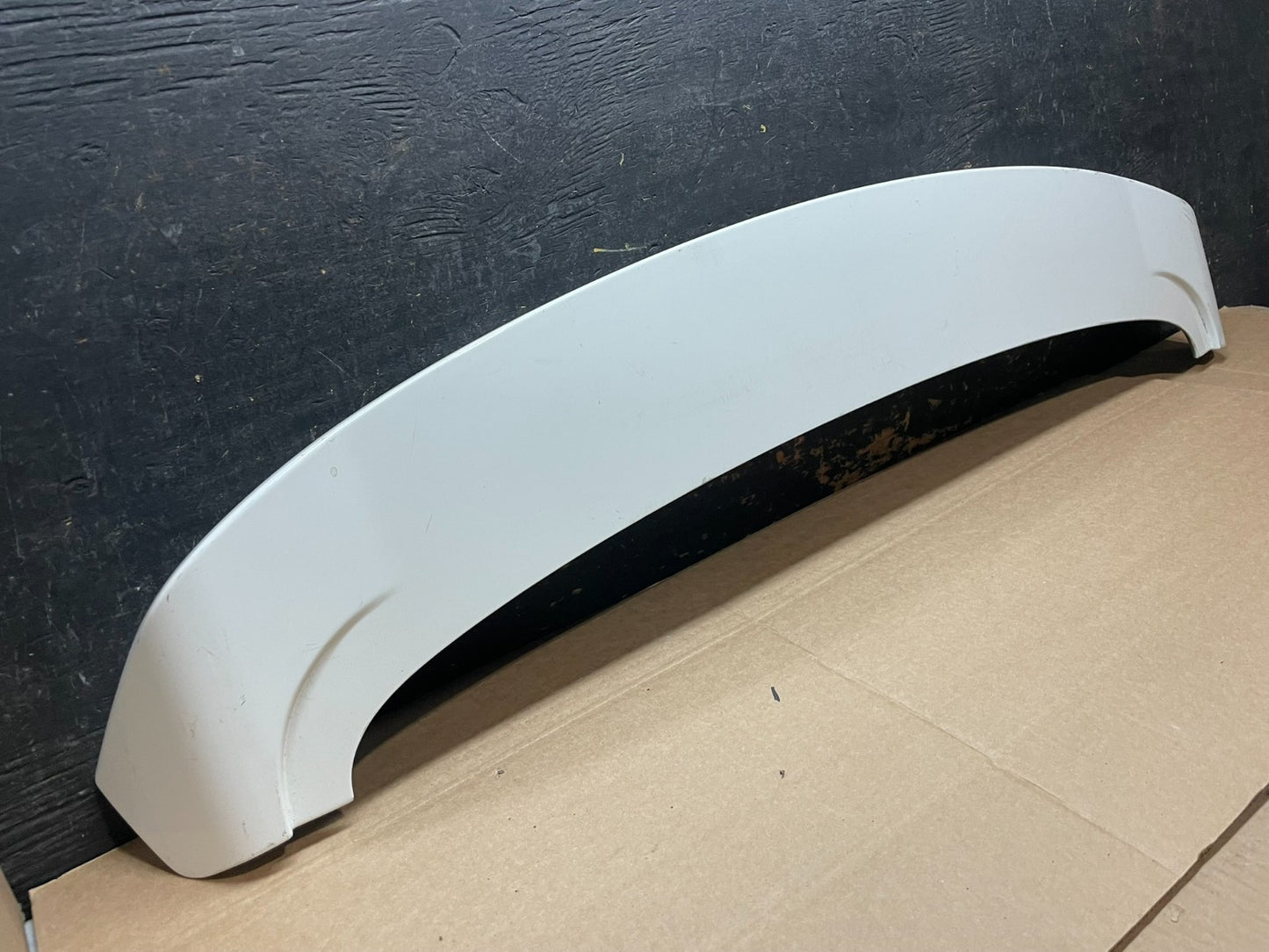 2013 to 2018 Hyundai Santa Fe Sport Rear Spoiler W/3rd Brake Light Oem y9225 DG1