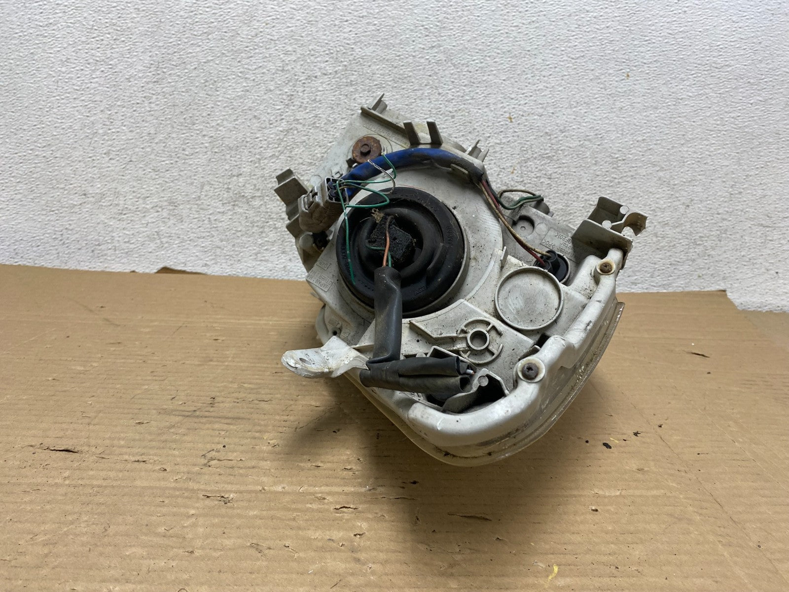 2007 2008 2009 Toyota Yaris Left Driver LH Halogen Headlight AG9017 DW9