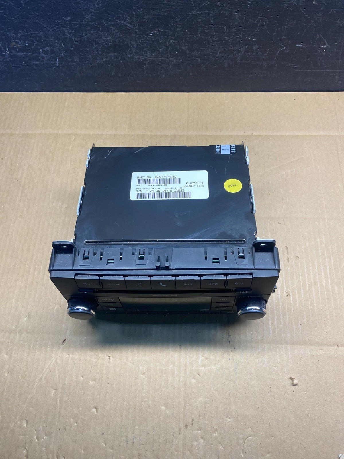 2011 2012 2013 Dodge Journey AM FM Radio Disc CD Player Receiver AD1557 DW7