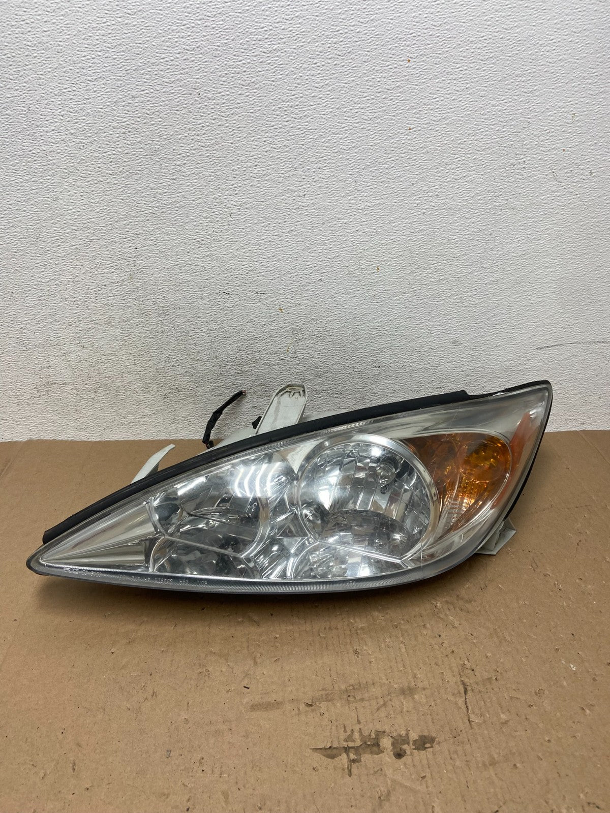 2002 2003 2004 Toyota Camry Left Driver Lh Side Halogen Headlight AD7751 DW0
