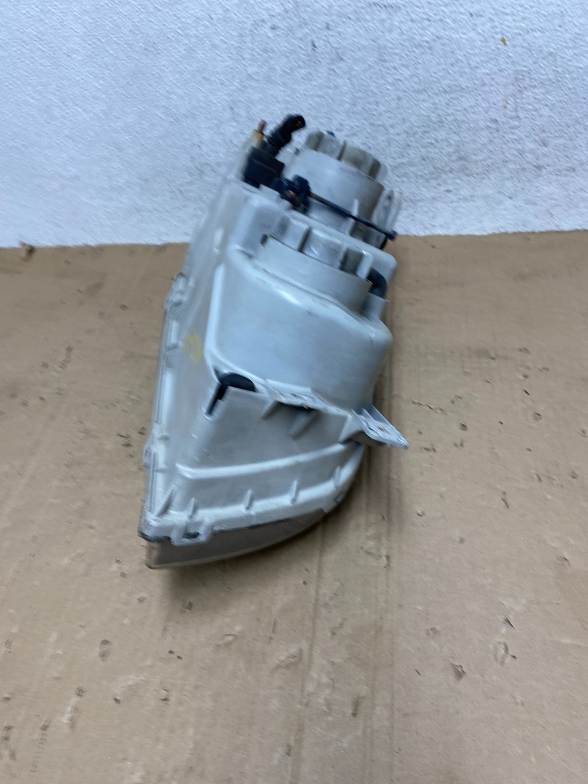 2001 2002 2003 Hyundai XG350 XG Left Driver LH Headlight Halogen AE9229 DW5