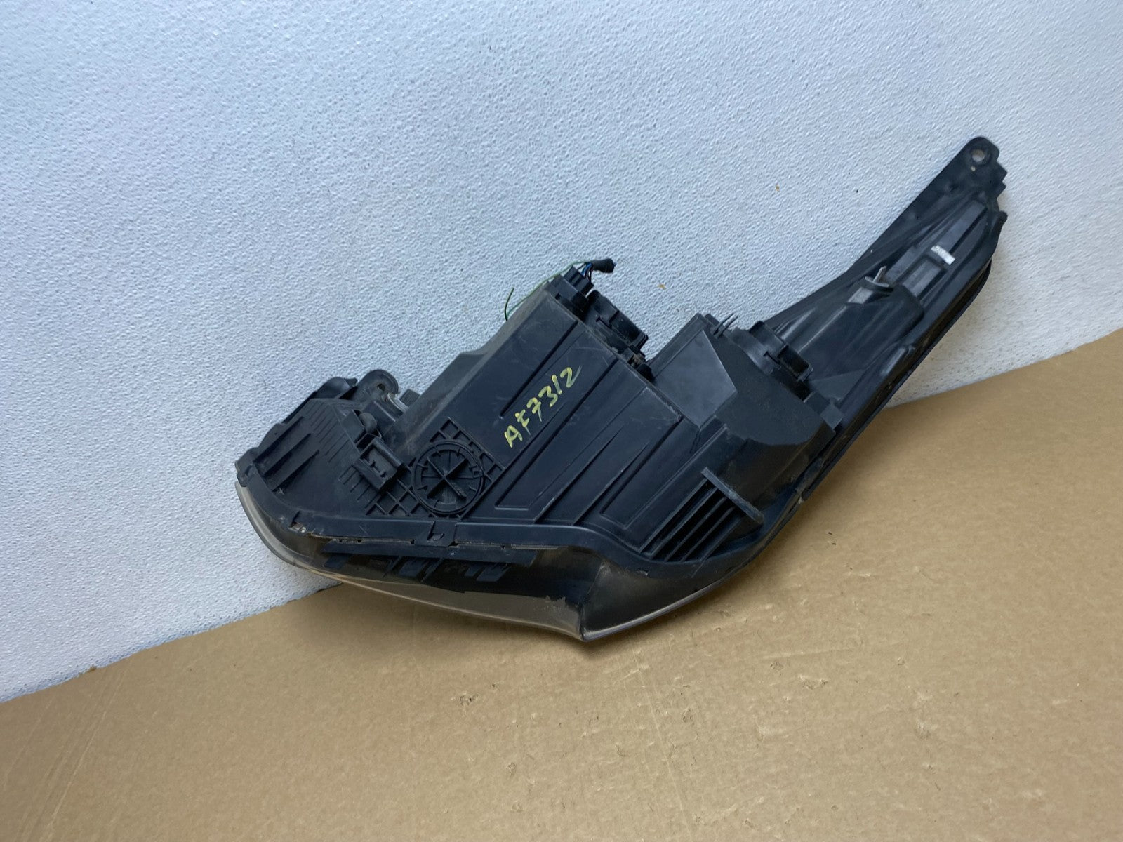 2012 - 2017 Hyundai Veloster Right Passenger RH Halogen Headlight AF7312 DW7