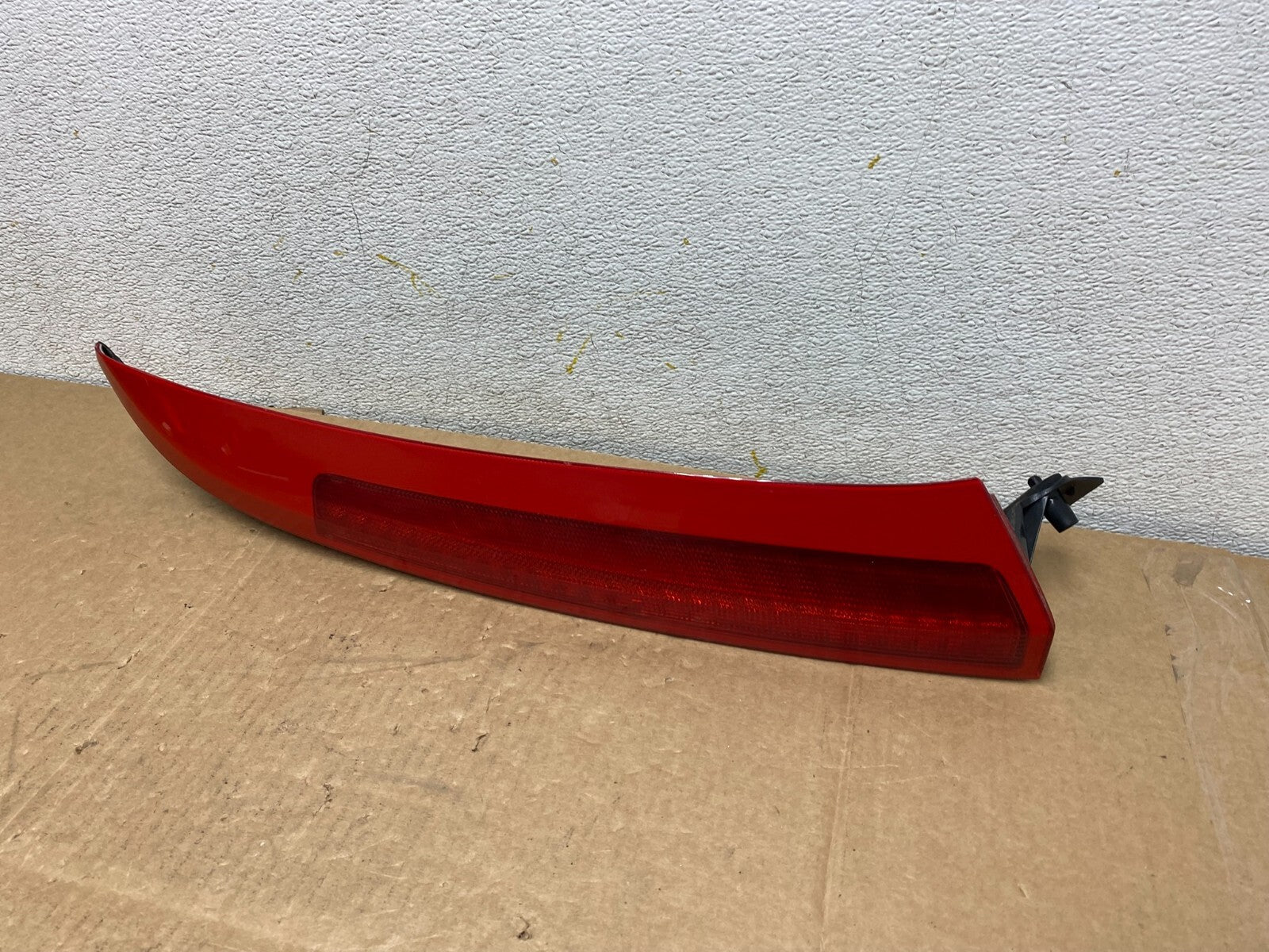 2003 to 2006 Volvo XC90 Right Passenger Side Upper Tail Light OEM O5232 DW1