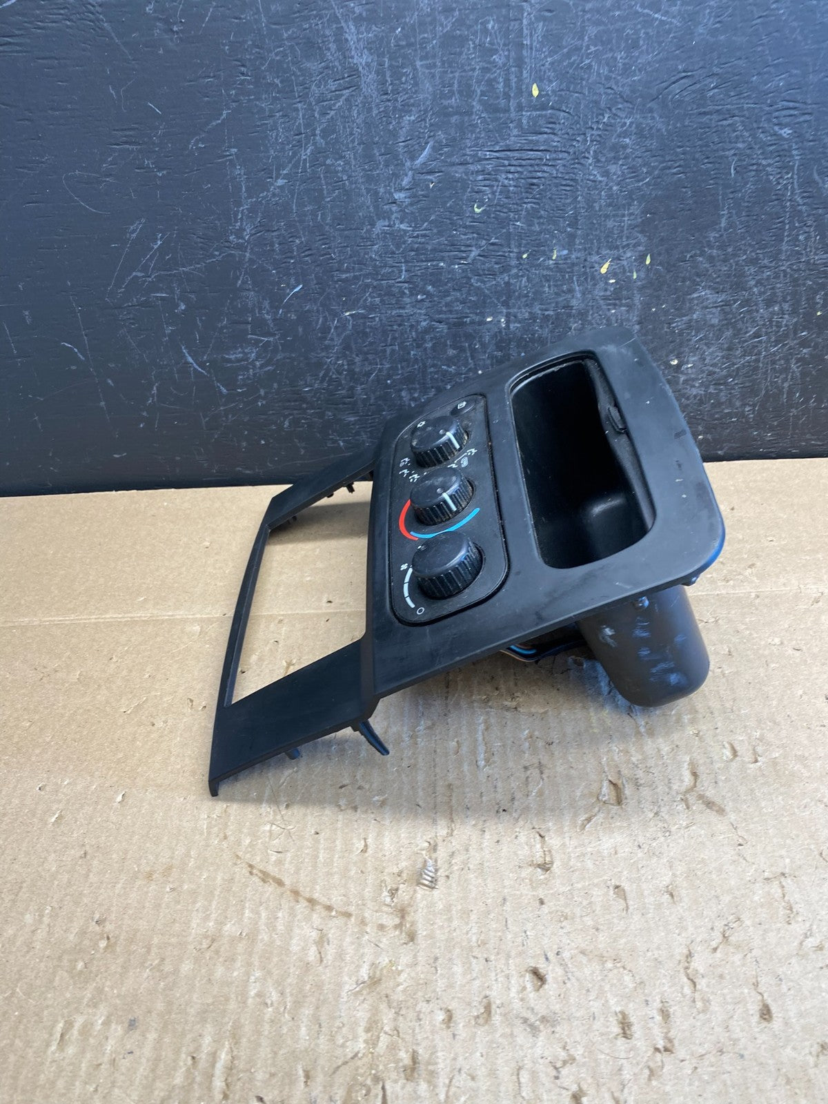 2002 to 2005 Dodge Ram Radio Climate Control Dash Bezel Trim AC6808 DG1