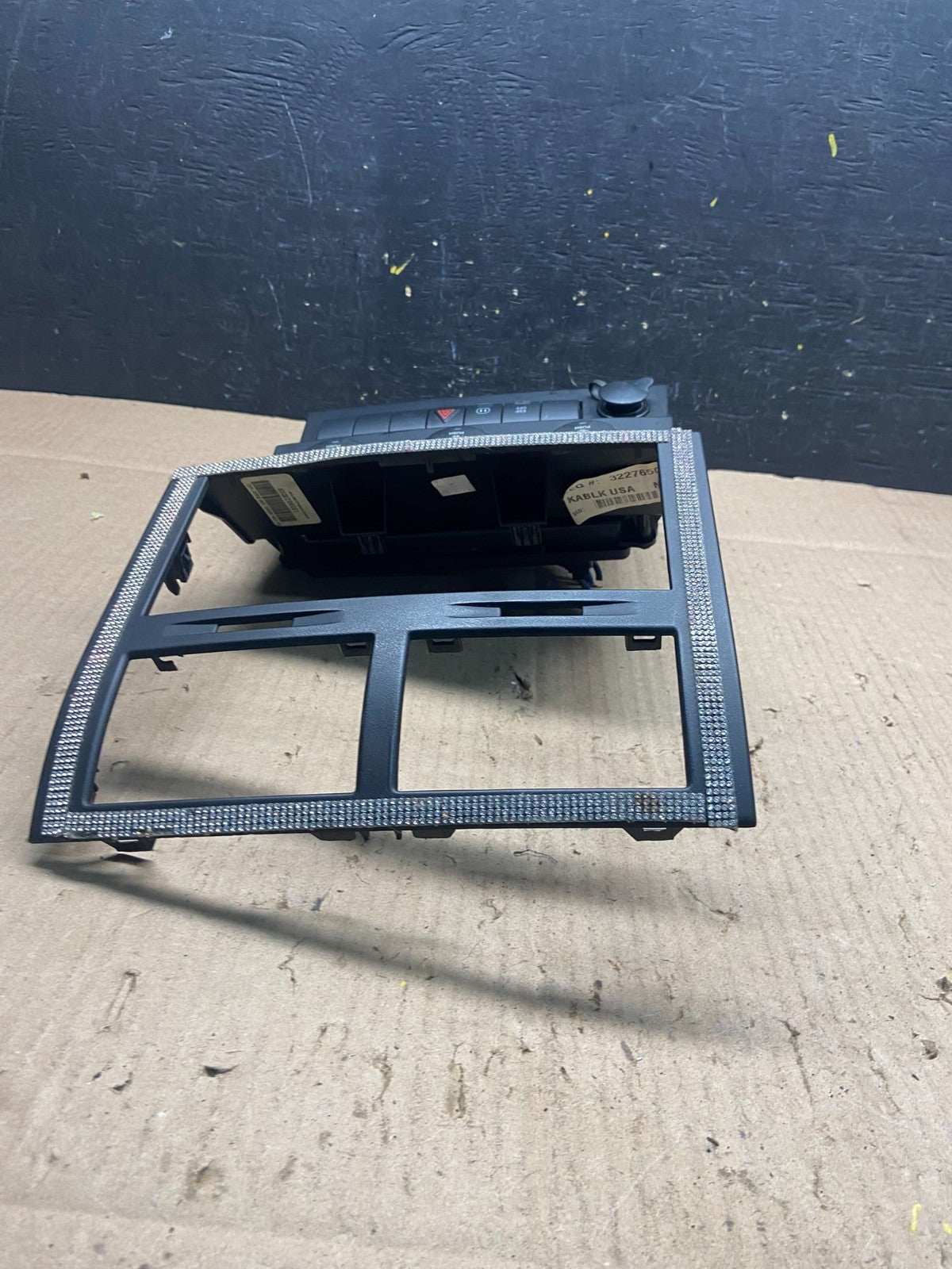2007 to 2012 Dodge Nitro Dash Climate Temperature Control Radio Bezel Q0816 DG3