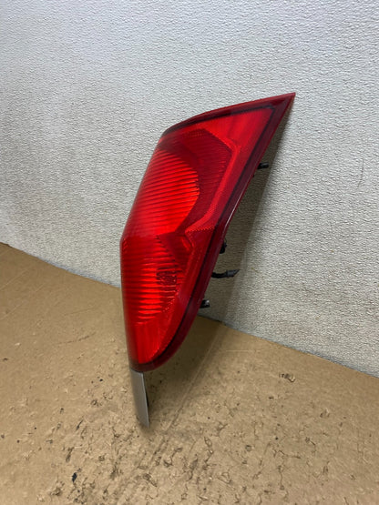 2002-2009 GMC Envoy XUV Right Passenger RH Side Tail Light Oem V0925 DW1