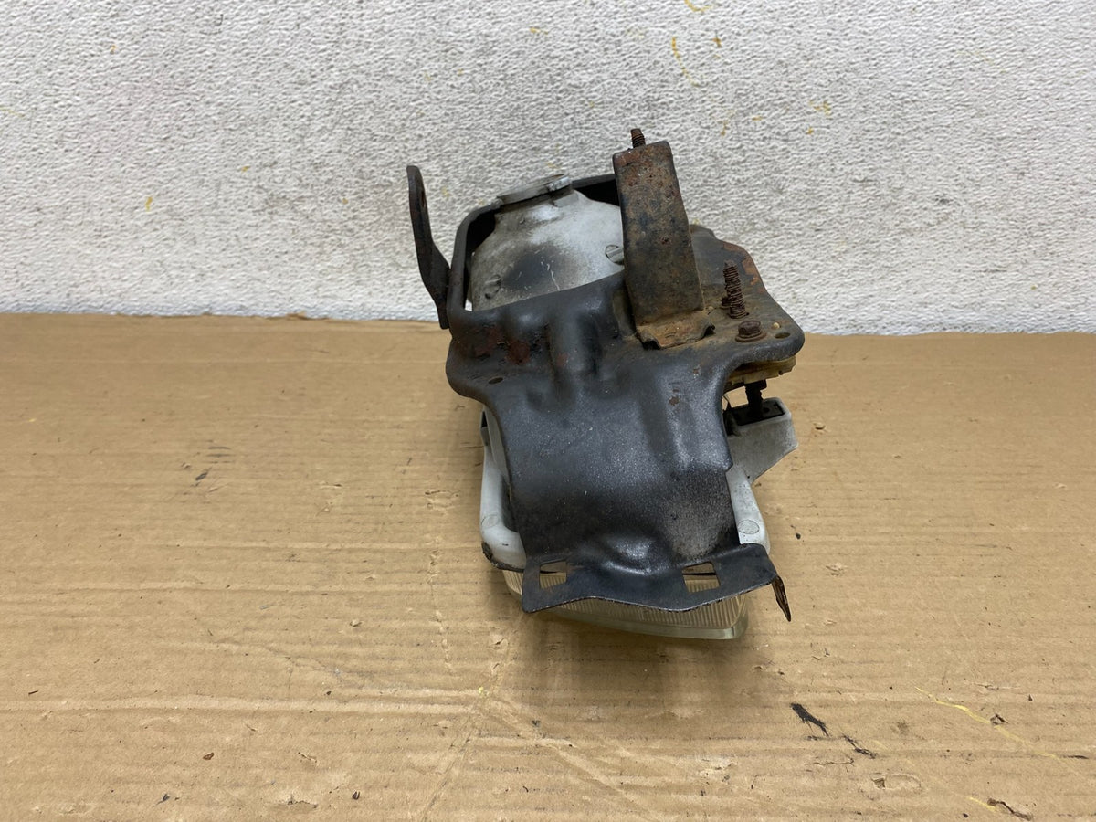 1988 to 1992 Toyota Corolla Wagon Right Passenger Side Headlight AH2307 PS5