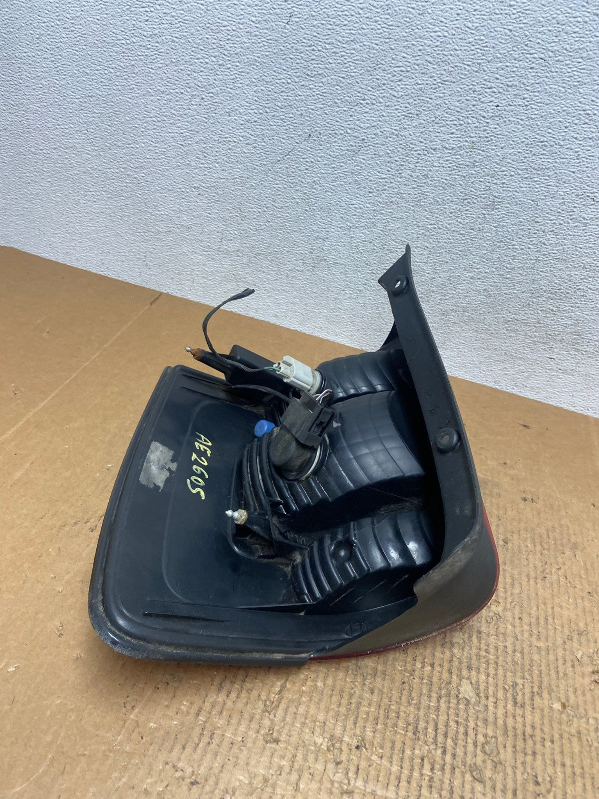 2008 to 2012 Ford Escape Left Driver LH Side Tail Light AE2605 LK6