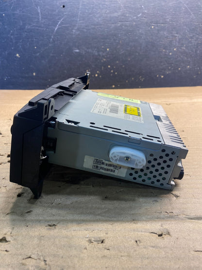 2008 to 2014 Mercedes Sprinter  AM FM Radio Single CD Disc Player AA3204 DG1