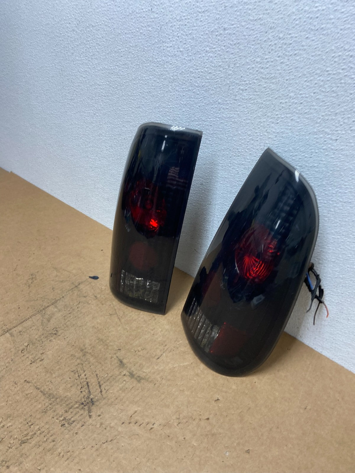 1997 to 2003 Ford F-250 F250 Left+Right Set Black Tail Lights ac3371 DG1
