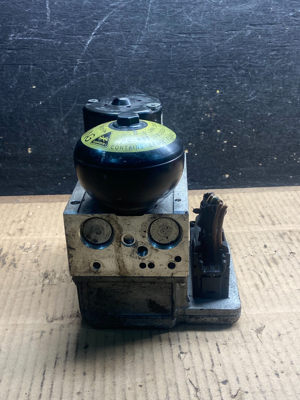 2003-2006 Mercedes R230 SL500 E550 ABS Anti Lock Brake Pump Module y4299 DG1