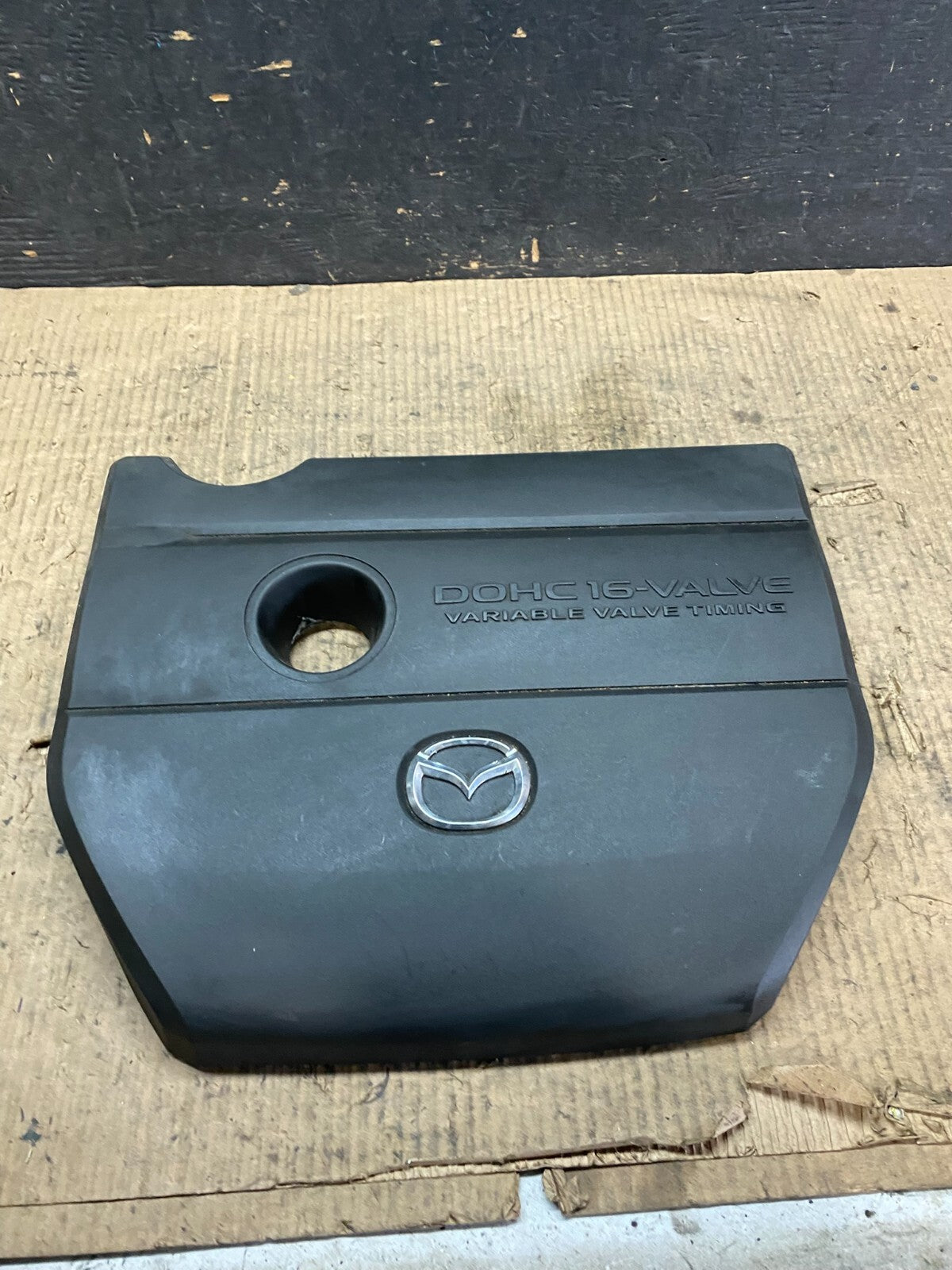 2004 to 2009 Mazda 3 DOHC 16 VALVE Engine Shield Top Cover N3108 PS0