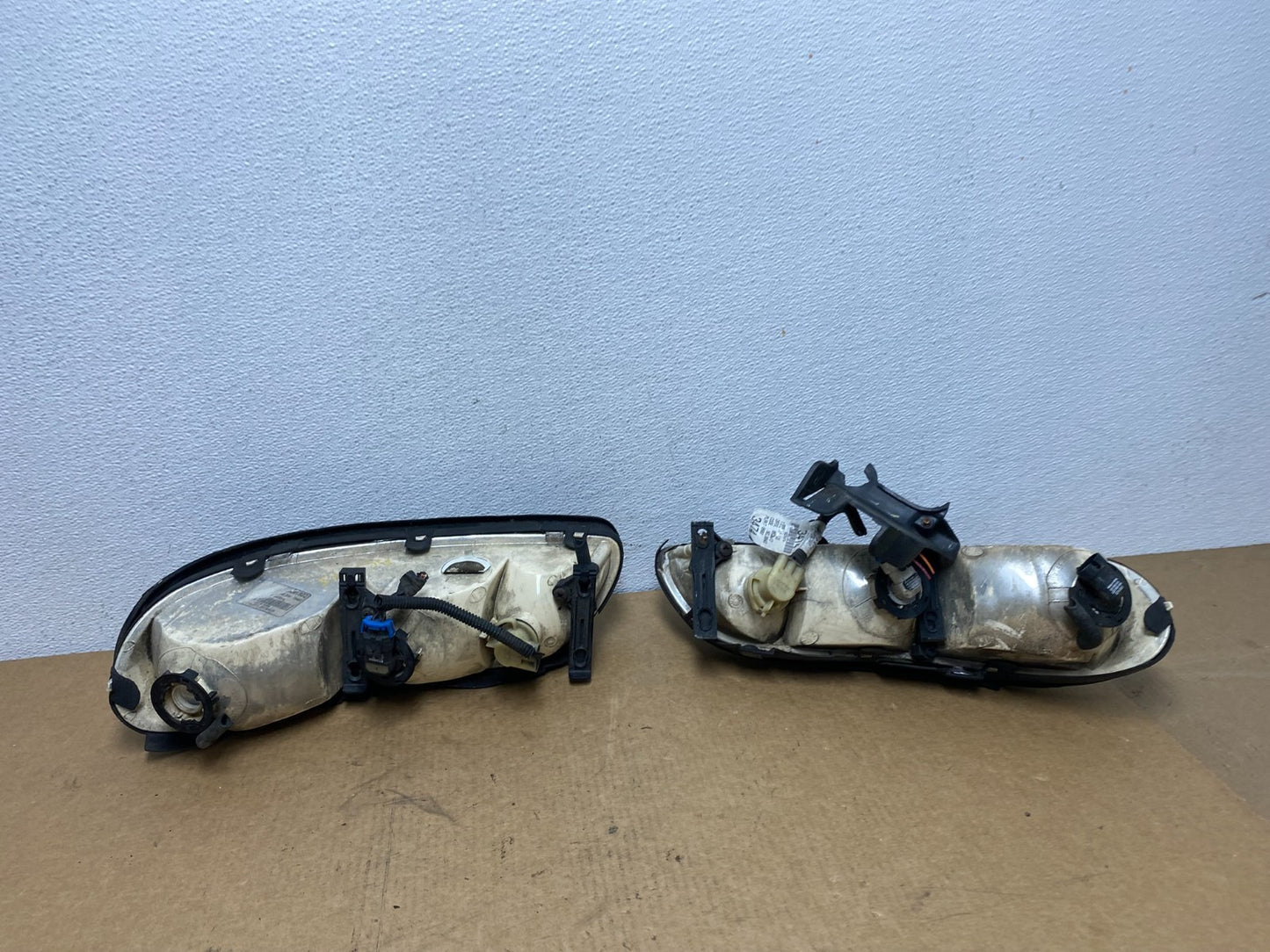 1997 to 2003 Chevrolet Malibu Left+Right Side Headlights AC1795 DW8