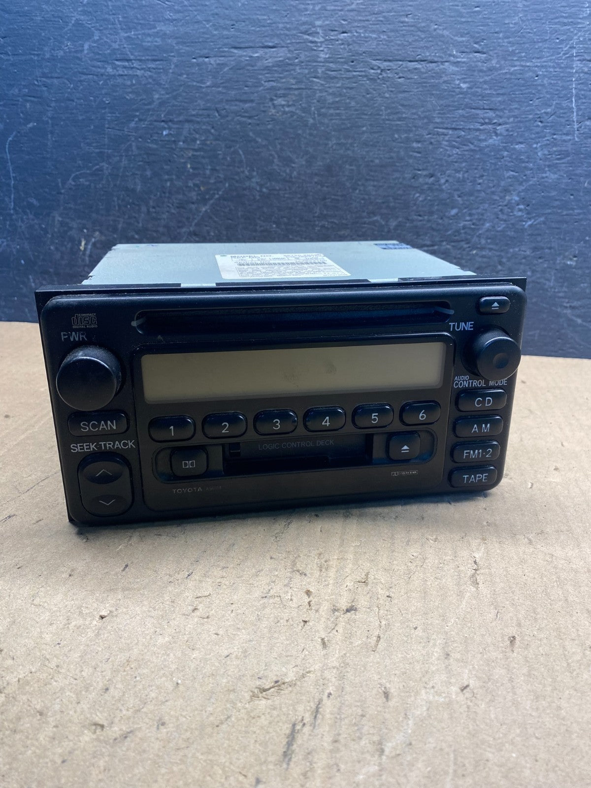 2001 to 2003 Toyota Highlander AM/FM CD Player Radio AE7812 DG0