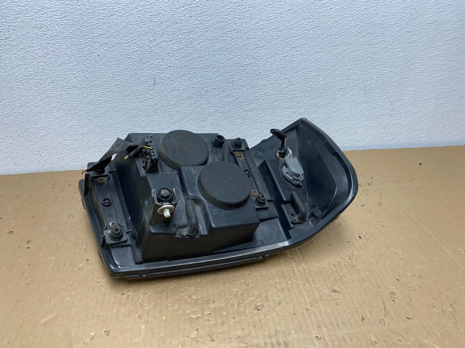 2002 to 2009 Gmc Envoy Left Driver Lh Side Headlight Halogen Oem AB6656 DW5